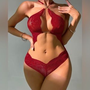 Floral Lace Chain Detail Crisscross Lingerie Set